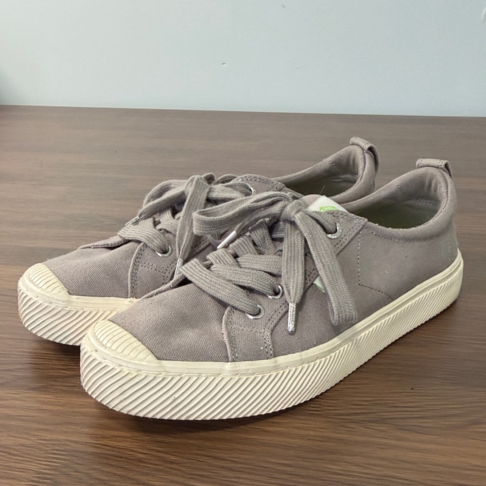 Cariuma Low Top Mystic Gray Canvas Sneakers Sz Women’s 8, Men’s 6.5